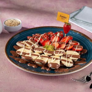 MEYVELİ WAFFLE