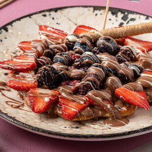 ORMAN MEYVELİ WAFFLE